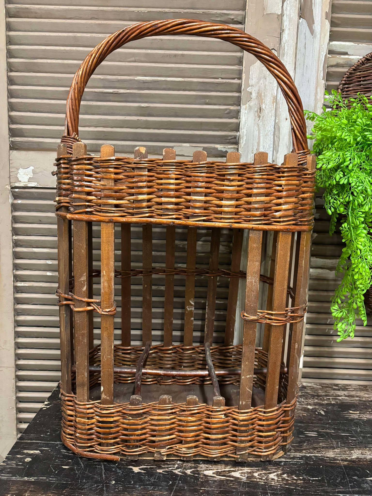 vinholder minibar i kurv VMIK1