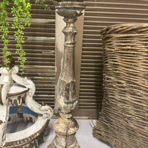 Alterstage i træ  ALST1