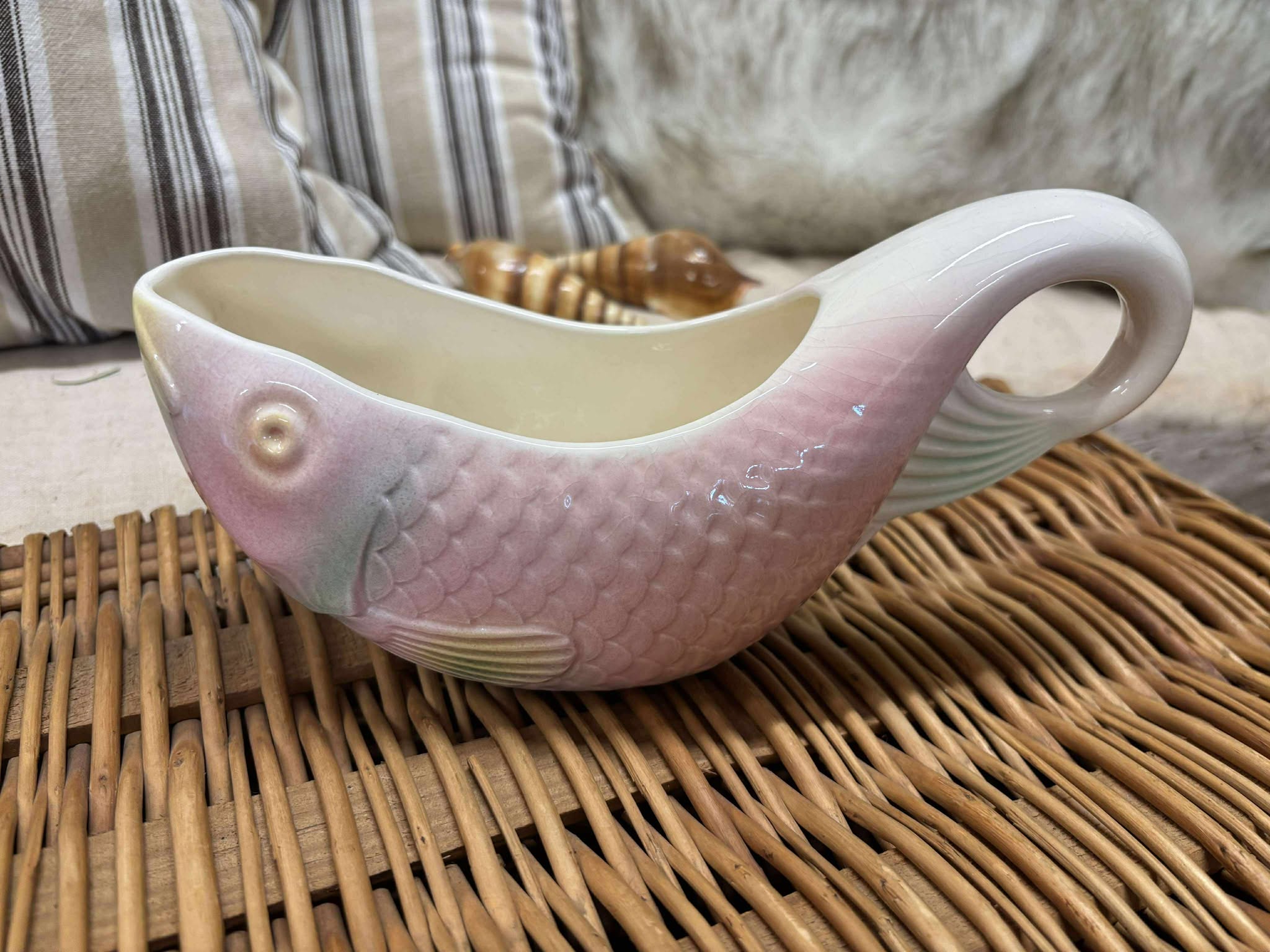 Fiskesovse kande Salins Les Bains hvid rosa grøn