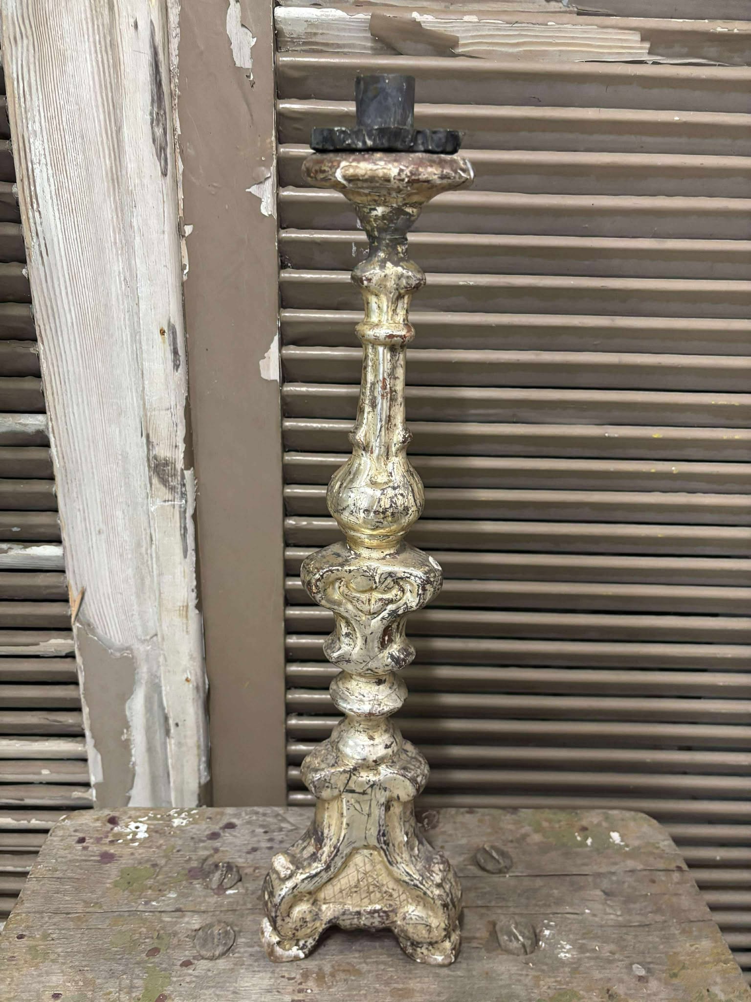 Alterstage i træ ALST12